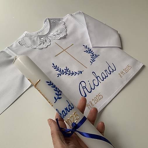 Krstná košieľka a svieca na krst ručne maľovaná  v modro zlatej kombinácii  s ratolesťami