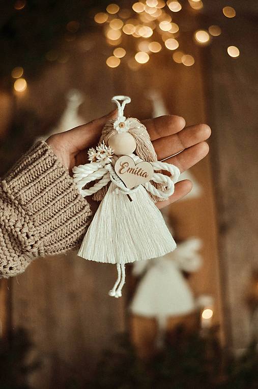 Dekorácie - Macrame anjelik s menom - Vianočná ozdôbka (Anjelik - béžové vlásky) - 17884925_