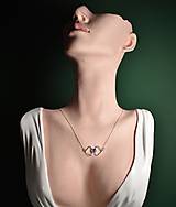 Náhrdelníky - Strieborný prívesok AG925 s minerálom IOLIT - EPONA - 17885836_