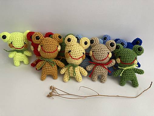 Darčeky pre svadobčanov - háčkované žabky - 17883330_