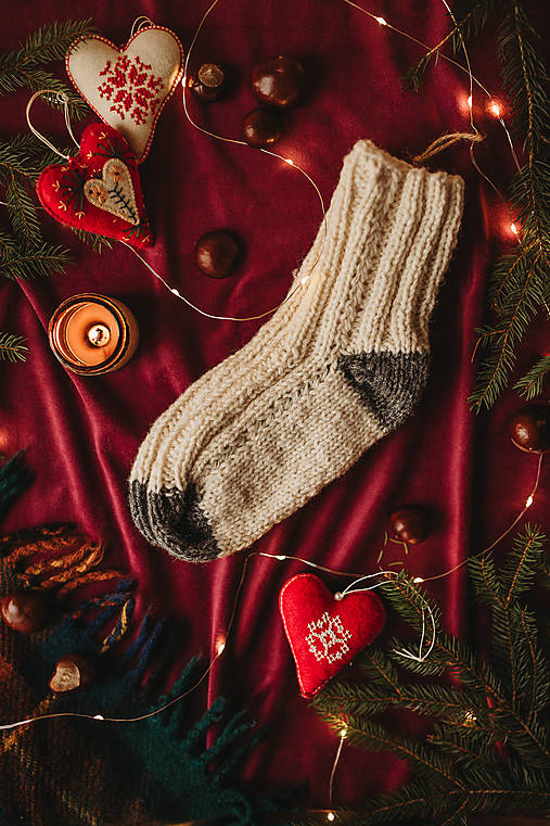 Ponožky, pančuchy, obuv - Pletené vlnené ponožky "Čas Vianoc" (21cm) - 17887971_