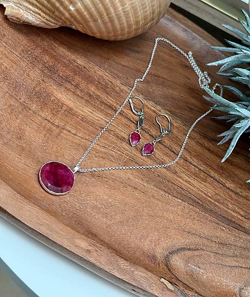 Strieborná 925/1000 súprava s rubínom