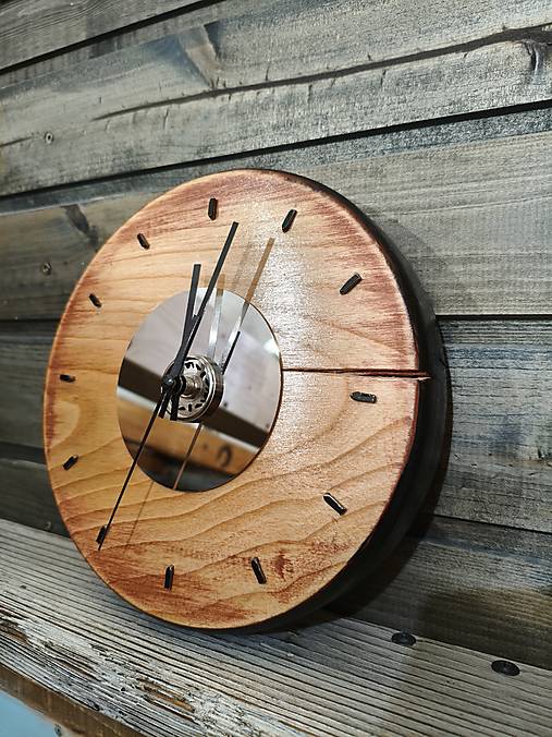 Hodinky nástenné okrúhle