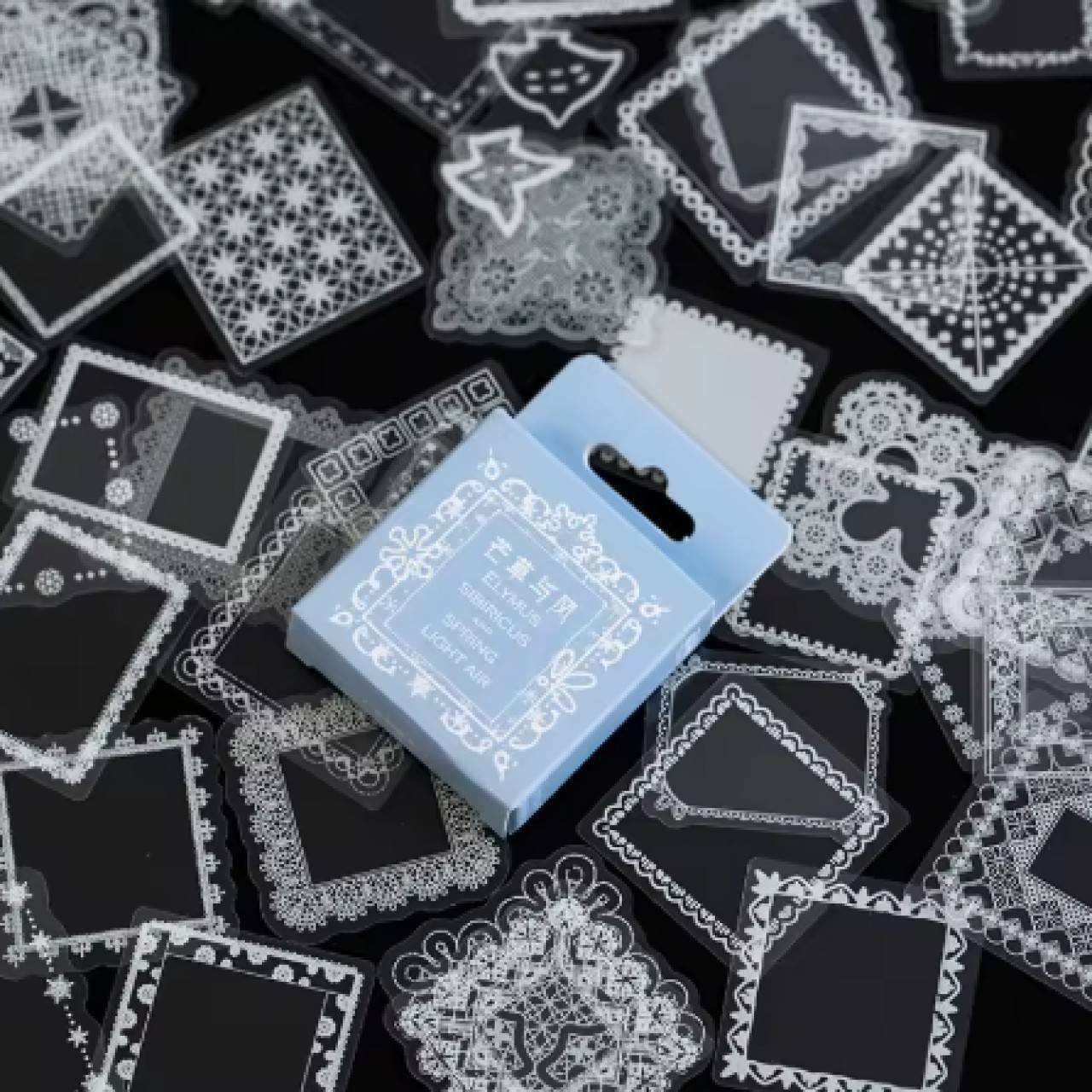 NA104 Krabička nálepiek - priesvitné 45 kusov