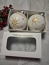 Dekorácie - Vianočné gule zdobené voskom v darčekovom balení - 17888382_