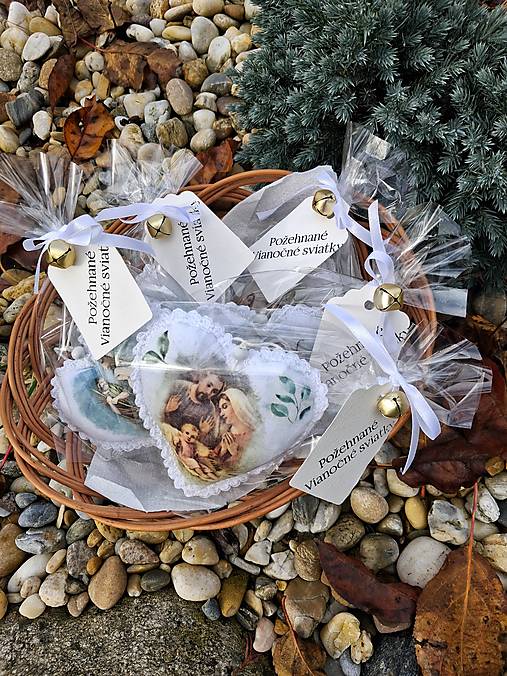 Dekorácie - Vianočné srdiečko svätá rodina - 17888547_