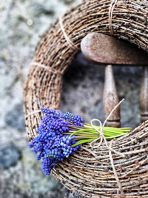 Dekorácie - Veniec zo smrekovca - 17893062_