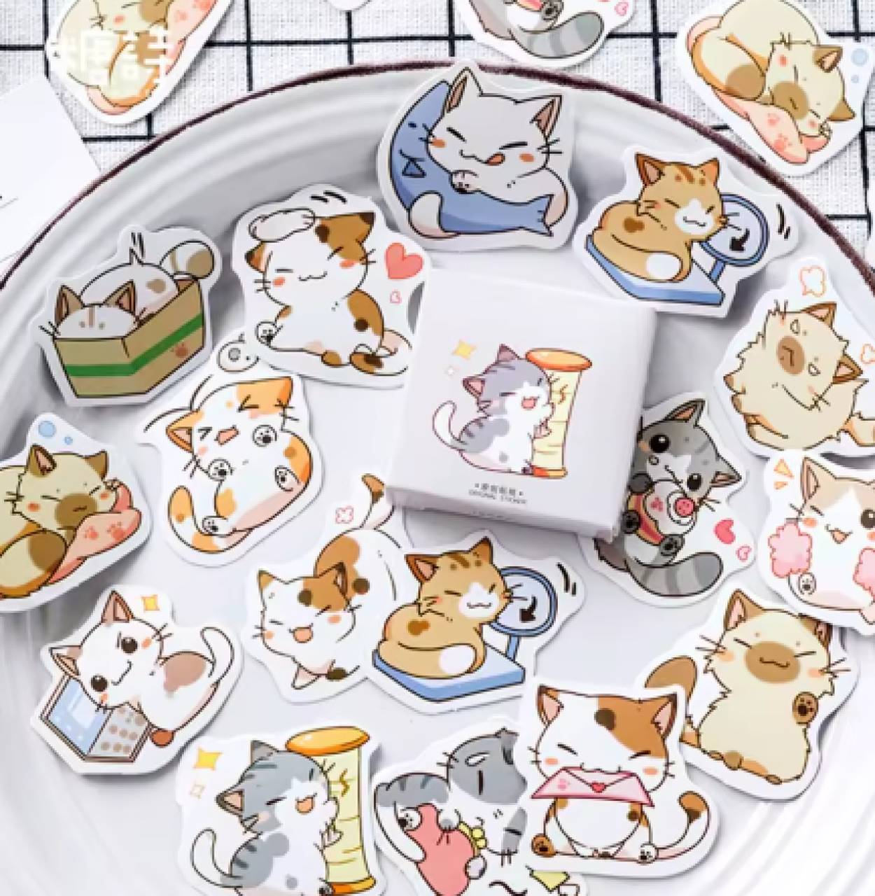 NA104 Krabička nálepiek - mačičky 45 kusov
