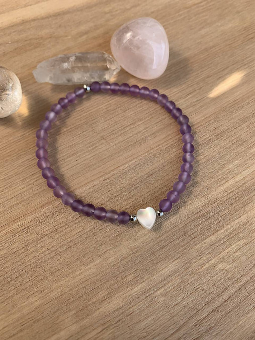 Náramky - náramok Ametyst, perleťové srdce a oceľ - 17892960_