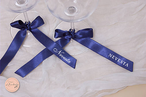 Menovka - saténová stuha (farba Royal Blue, biele písmo)
