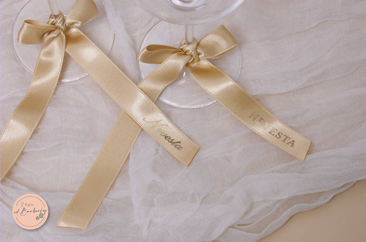 Menovka - saténová stuha #713 (farba Gold, zlaté písmo)