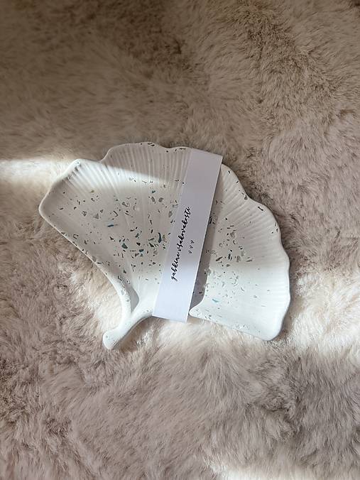 Sojová sviečka/tácka, miska z jesmonitu, dekorácia (Ginko podtácka 1404)