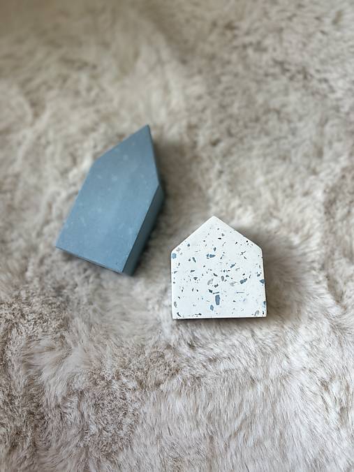 Sojová sviečka/tácka, miska z jesmonitu, dekorácia (Domček väčší modrý 1410)