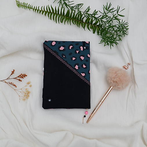 Diár  na rok 2026 TÝŽDENNÝ - A6 (Leopard)