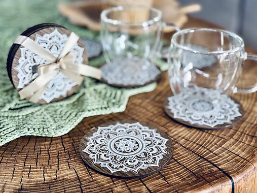 Príbory, varešky, pomôcky - Drevená podšálka Mandala - 17898313_