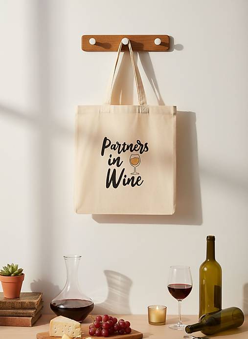 Nákupné tašky - •ručne maľovaná plátená taška - Víno• (Partner in wine (biele)) - 17897087_