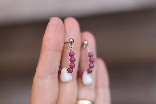 Napichovacie náušnice rubín