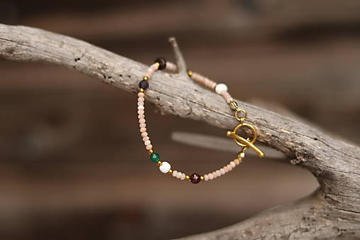 Náramok z mixu minerálov