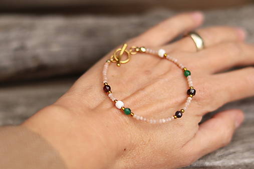 Náramok z mixu minerálov