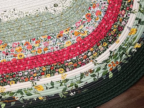 Jelly-Roll koberec Plentiful - červený