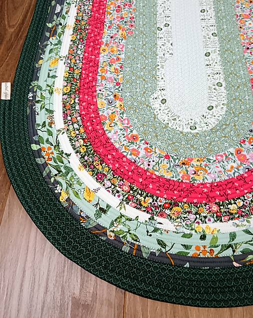 Jelly-Roll koberec Plentiful - červený