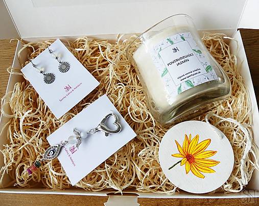 Náušnice - Handmade darčekový box s náušnicami, sviečkou, kľúčenkou a dekoráciou - 17901103_