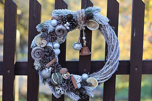 Dekorácie - Vianočný veniec - 17901648_