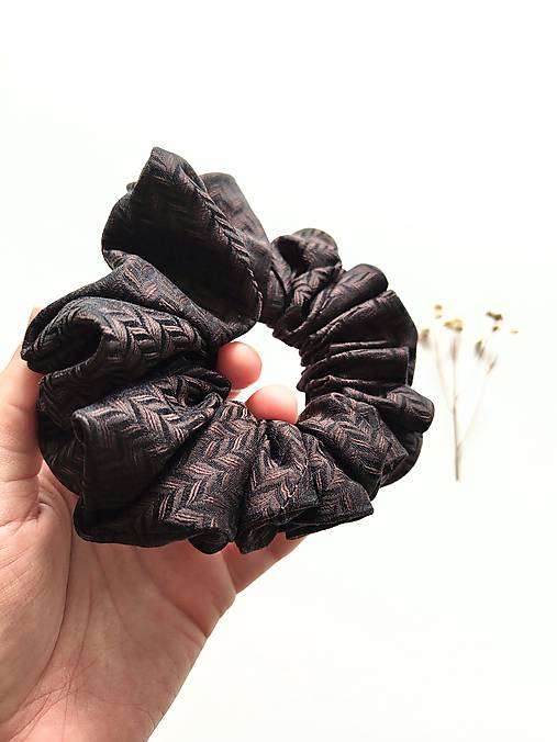 Basic MAXI scrunchie (Hnedo-čierna)
