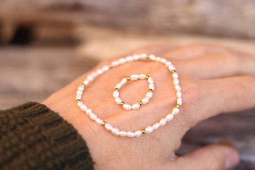 Perlový náramok