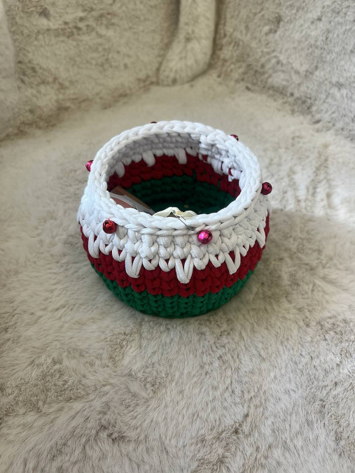 Háčkovaný vianočný košík  (Rolničky M - 53KZ)