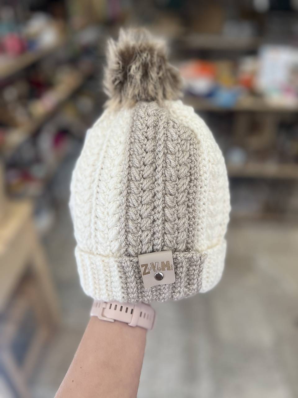 Čapica Krémovo-zlatá