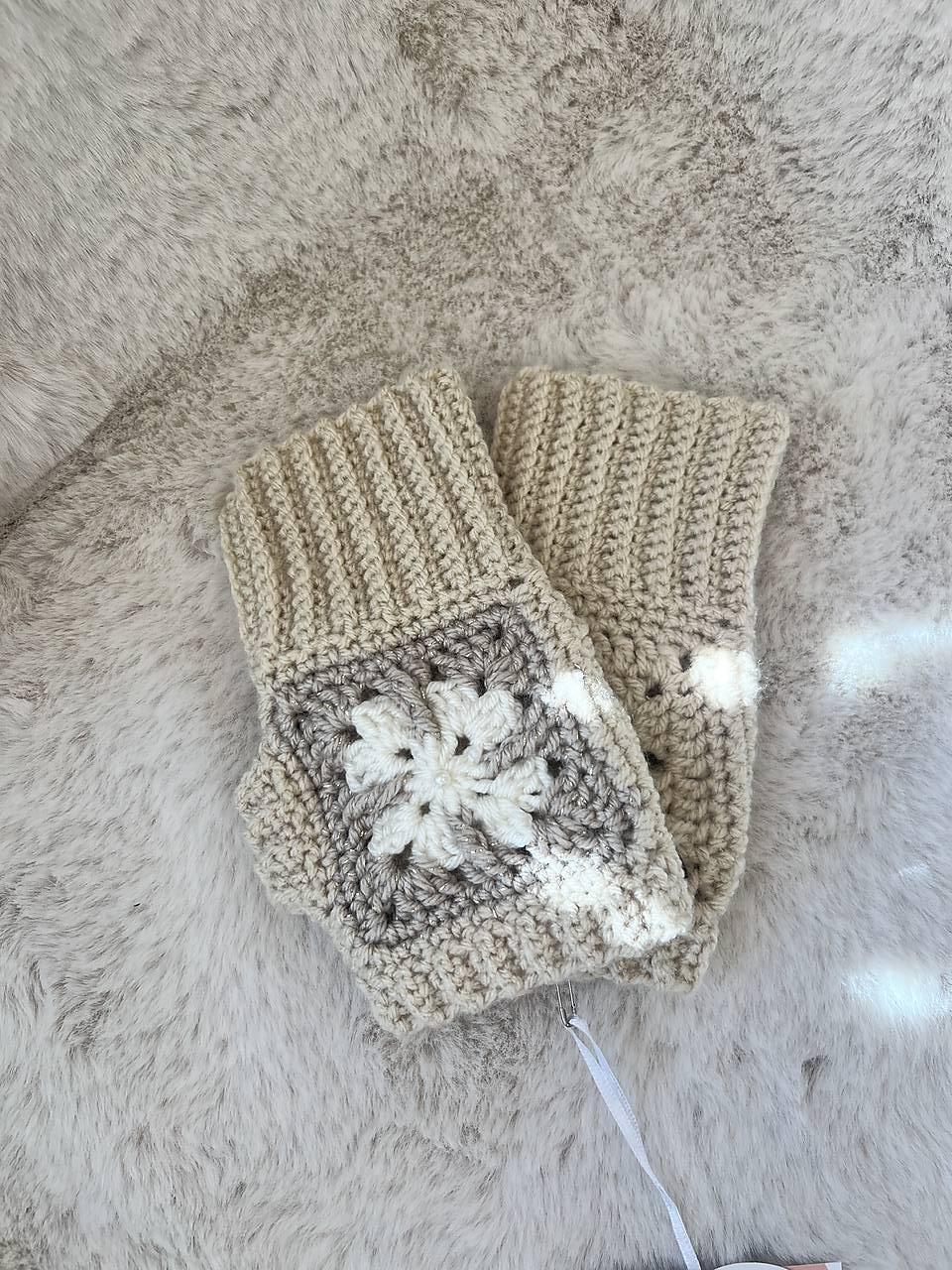 Dámske bezprstové rukavice  (Kremovo-hneda - 61RBbM)