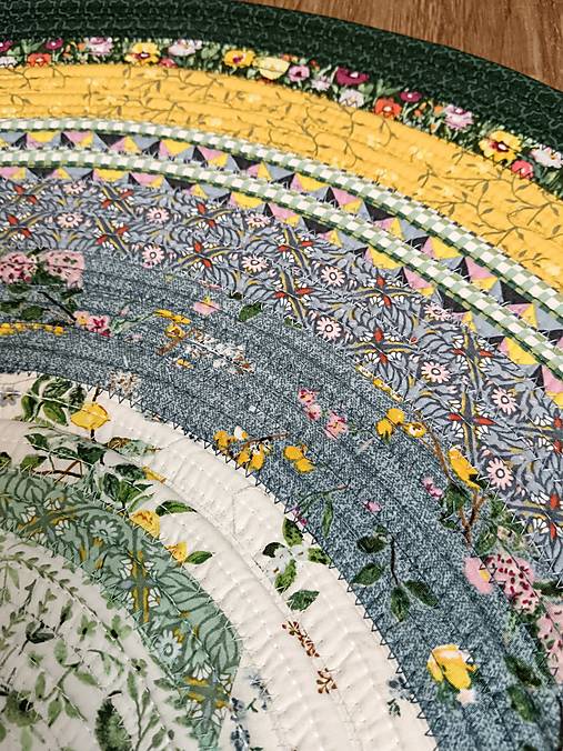 Jelly-Roll koberec Plentiful - žltý