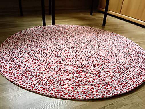 Koberec Jelly-Roll červené bodky na bielom