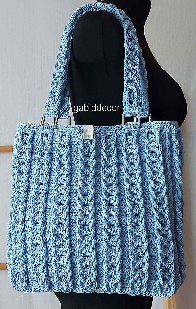 Luxusná elegantná háčkovaná kabelka