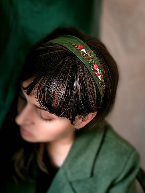 Ozdoby do vlasov - Vyšívaná ľanová úzka čelenka - Muchotrávky - 17904470_