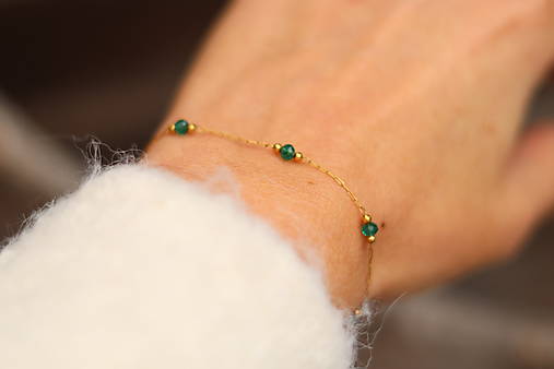 Tenký retiazkový náramok s jadeitom