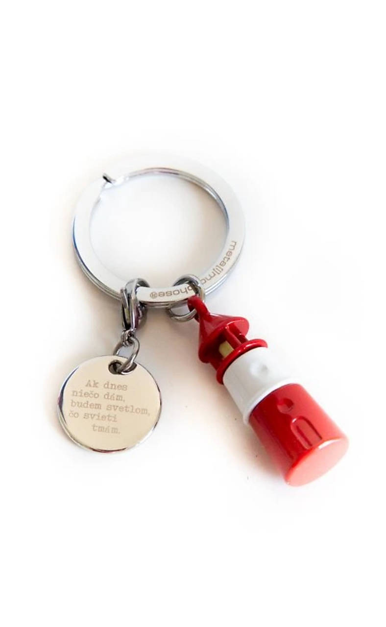 Kľúčenka: Ak dnes niečo dám, budem svetlom, čo svieti tmám.