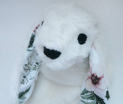 Maňuška zajko huňatý - Biely s kvietkovými uškami