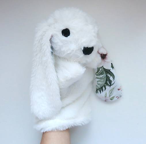 Maňuška zajko huňatý - Biely s kvietkovými uškami
