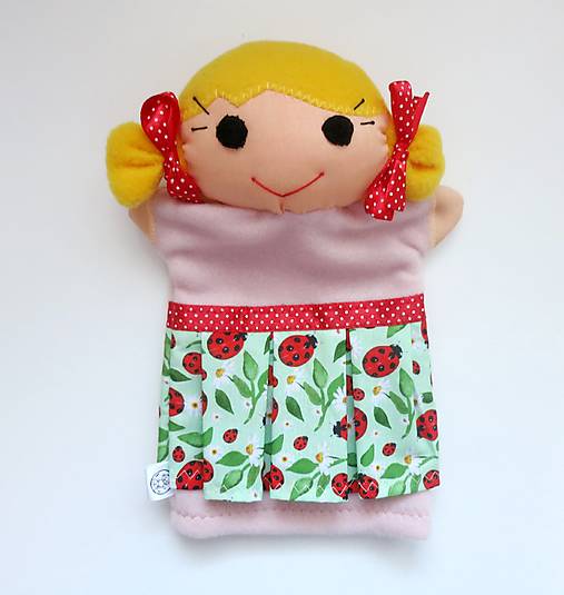 Maňuška dievčatko (v sukničke s lienkami)