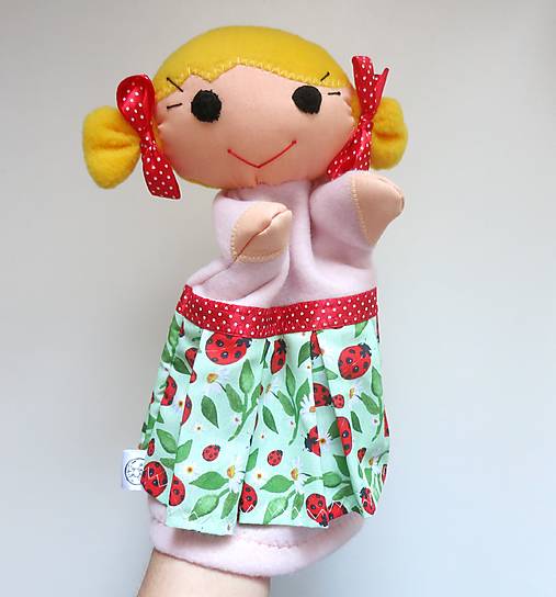 Maňuška dievčatko (v sukničke s lienkami)