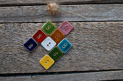 Materiál ručne robený - Gombík štvorec - 17908137_