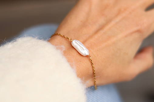 Tenký retiazkový náramok s Keshi perlou