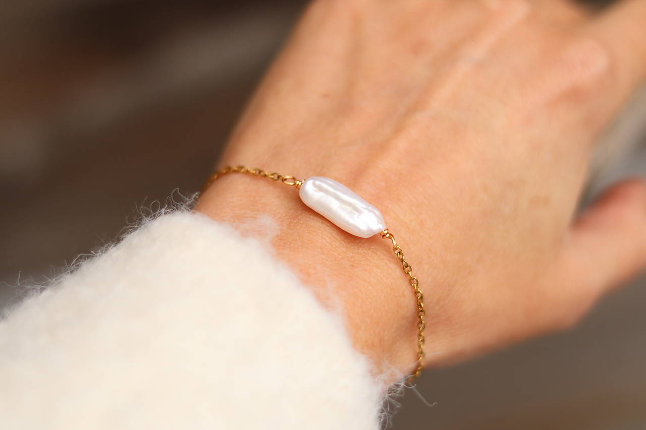 Tenký retiazkový náramok s Keshi perlou