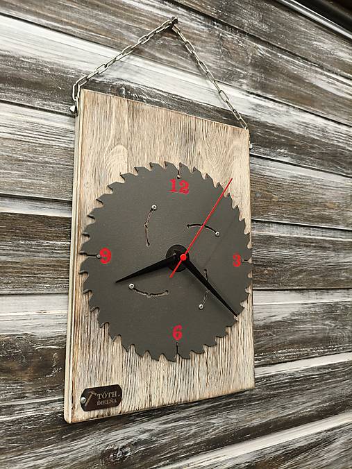 Hodinky nástenné industriálne