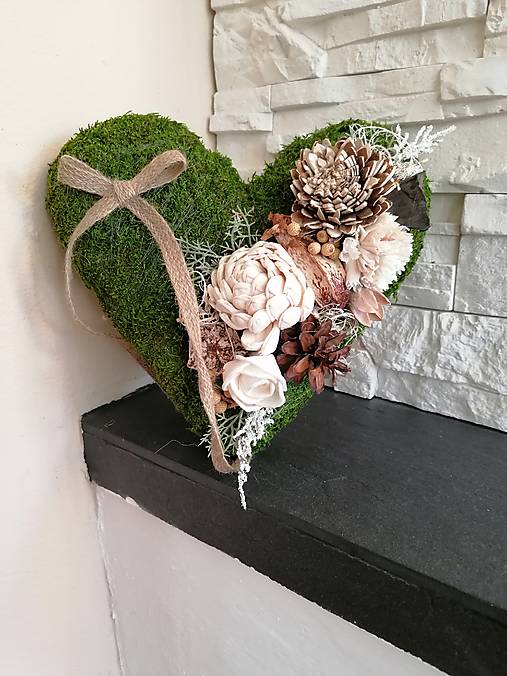 Dekorácie - Machove smútočné srdce 25cm prírodné s mašlou - 17909831_