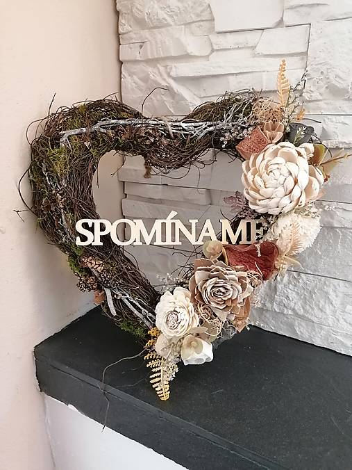 Dekorácie - Prírodne smútočne srdce 30cm s nápisom - 17909849_