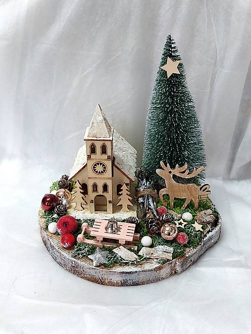 Dekorácie - zimná dekorácia s kostolíkom - 17911035_