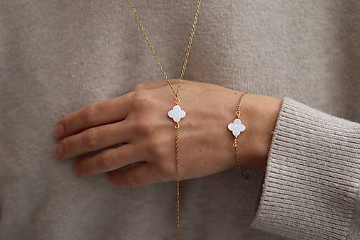 Náhrdelník v tvare Y štvorlístok